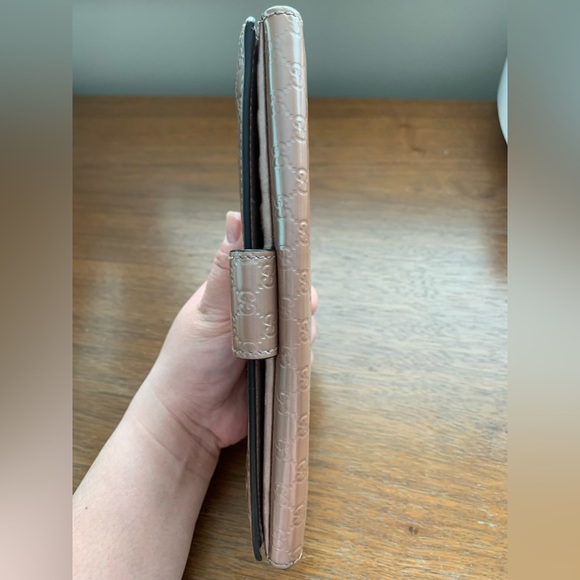 Authentic Gucci Microguccissima Monogram
Patent Leather Wallet - Picture 7 of 15